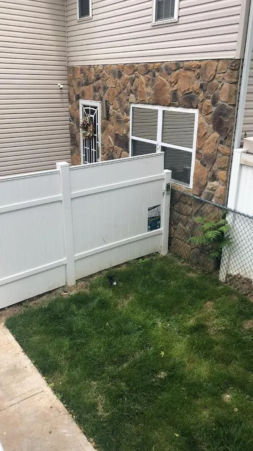 Cozzy Room With Private Entrance And Drive Way New York Homestay