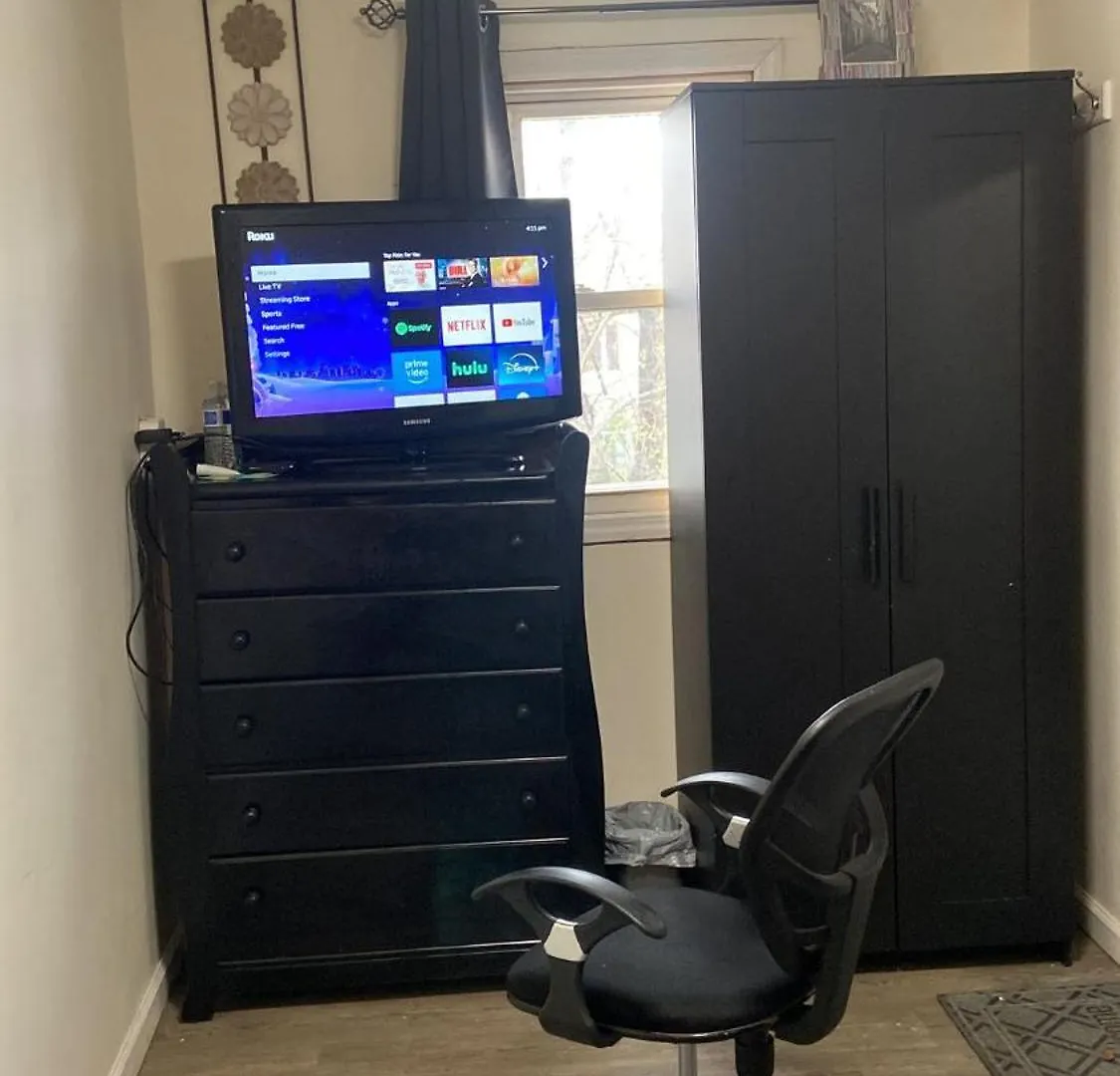 Cozzy Room With Private Entrance And Drive Way New York Homestay